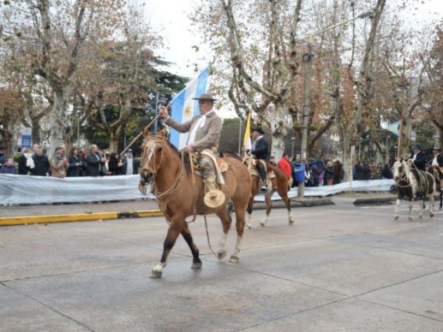 El Municipio organiza el desfile por el 25 de mayo